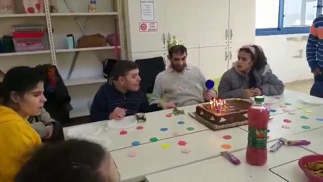 Ч.2 .День рождения Жюльяна, на работе в "Маас". В кругу друзей. Хайфа .11.02.20. смотреть онлайн