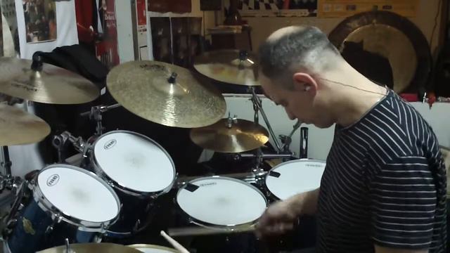 Кирилл Шевандо plays "Get to It" by Dave Weckl смотреть онлайн