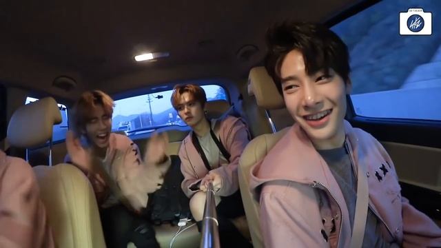 stray kids hyunjin laughing for 5 minutes straight смотреть онлайн