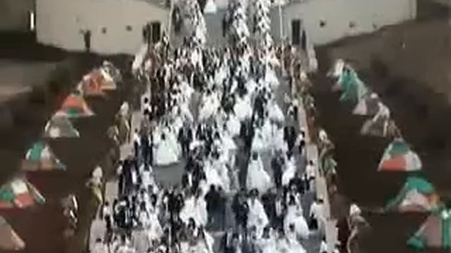 САМАЯ БОЛЬШАЯ АРМЯНСКАЯ СВАДЬБА В СТЕПАНАКЕРТЕ АРЦАХ 700 ПАР ОБВЕНЧАЛОСЬ В ОДИН ДЕНЬ В ГЛАВНОЙ Ц смотреть онлайн