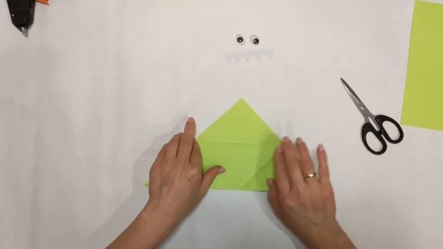 МАСТЕР - КЛАСС: ЗАКЛАДКИ  УГОЛКИ