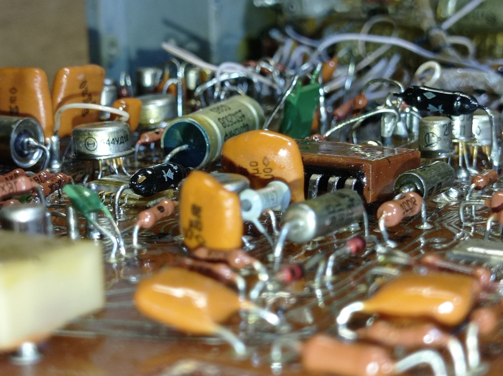 В7 - 35. В нём всегда есть ЗОЛОТО, ПАЛЛАДИЙ, ПЛАТИНА, СЕРЕБРО! Приборы - радиодетали - драгметаллы. смотреть онлайн