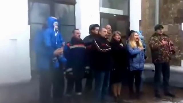 Песенный флешмоб!!! Кривой Рог. Гимн СССР на жд вокзале )))) смотреть онлайн