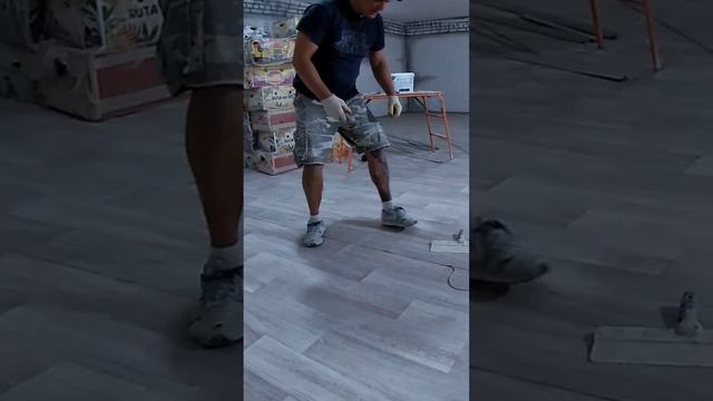 как четко прорезать линолеум #ремонт #линолеум смотреть онлайн