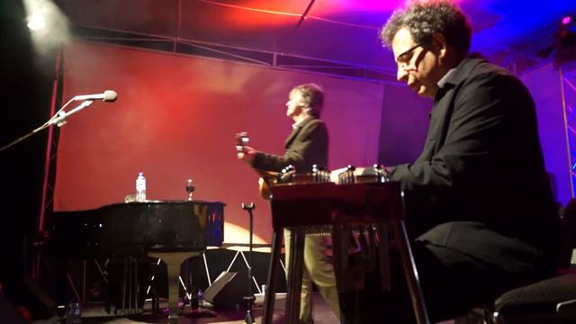 Neil Finn & Lucky Oceans and Gurrumul ‘Better Be Home Soon’ смотреть онлайн