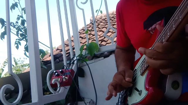 Fender Mustang Bass PJ with Sehat Effectors sub octave fuzz смотреть онлайн