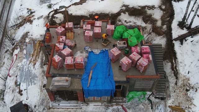 Дом в замковом стиле, кладка кирпичных стен смотреть онлайн