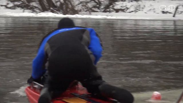 На грани провала. Борисовские спасатели предупреждают об опасности. смотреть онлайн