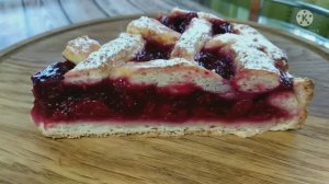 Изумительный пирог с вишней на быстром нежном тесте.