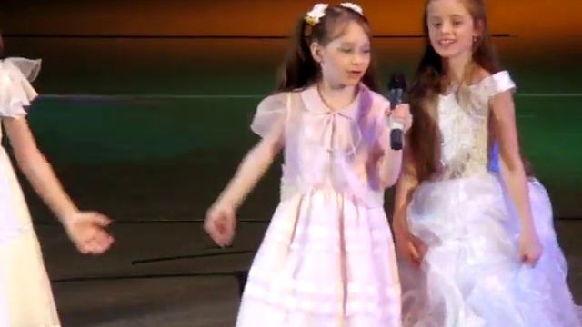 Песня "Хлопайте в ладоши" смотреть онлайн