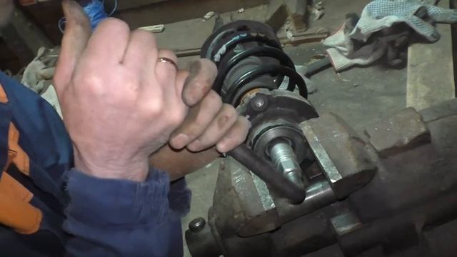 Замена стойки с переборкой на Volkswagen polo смотреть онлайн