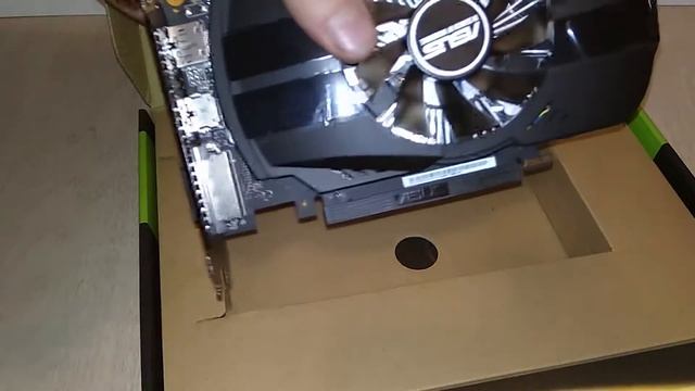 Распаковка видеокарты ASUS PH-GTX1050TI-4G смотреть онлайн