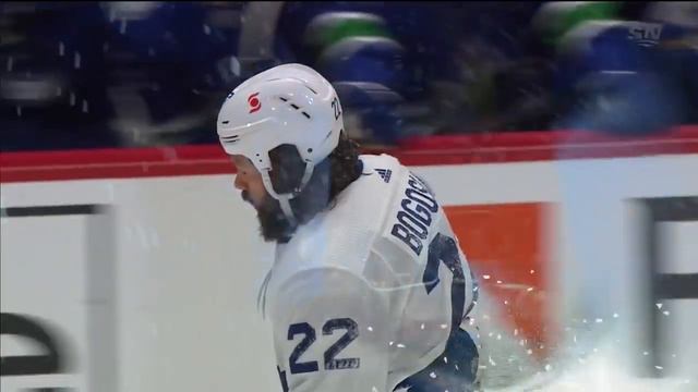 Zach Bogosian Loses Footing, Slams Hard Into Boards смотреть онлайн
