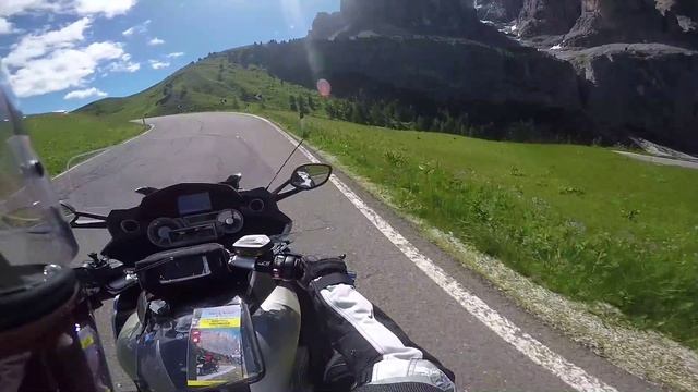 Ingolf fährt Motorrad- Dolomiten 2015 Part 1- Passo Gardena/ Grödner Joch смотреть онлайн