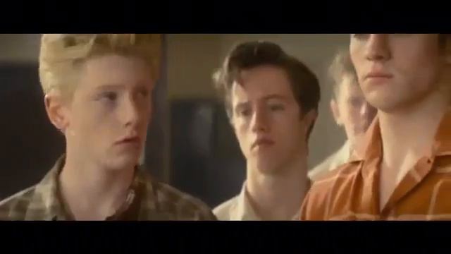Thomas Sangster Singing смотреть онлайн