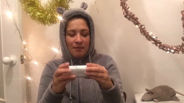 Как принимать подарки и комплименты смотреть онлайн