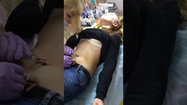 Пирсинг пупка смотреть онлайн