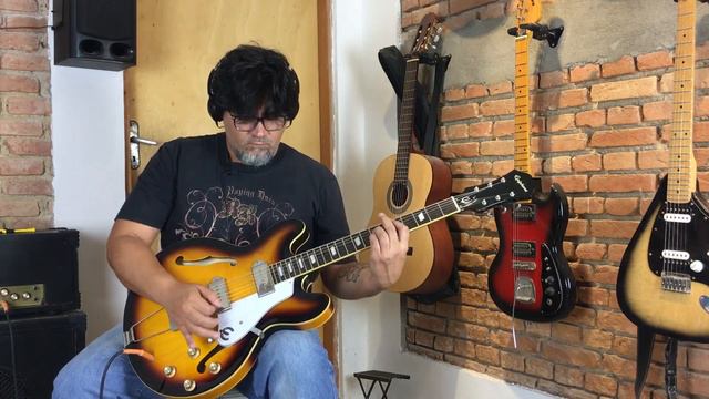 Review Guitarra Epiphone Casino смотреть онлайн