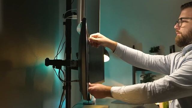 STAND-V003T Triple Monitor Desk Mount by VIVO смотреть онлайн