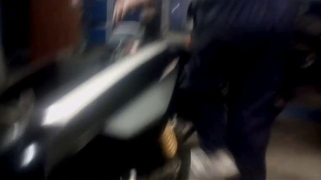 Skuter Benelli 50 ccm remont lamele na RACE varijantu смотреть онлайн