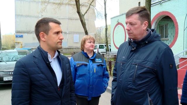 ГЛАВА РЕУТОВА ПРОВЕРИЛ РЕМОНТ ПОДЪЕЗДОВ ЖИЛЫХ ДОМОВ 05.05.21 смотреть онлайн