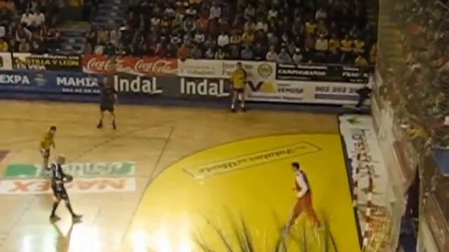 Mariusz Jurasik verwandelt einen 7-Meter смотреть онлайн