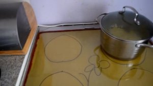 Разбилось стекло индукционной плиты, меняем самостоятельно и экономим 20 тысяч рублей