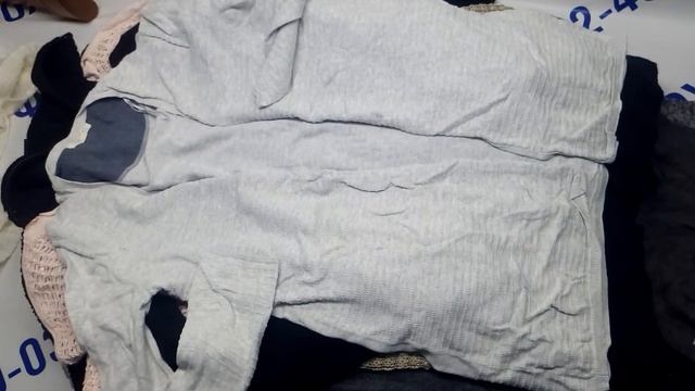 Мешок № 3089 Платья и кардиганы трикотажные Крем арт 8714 вес 21,9 кг.Кол-во 55шт. 6,89е/кг