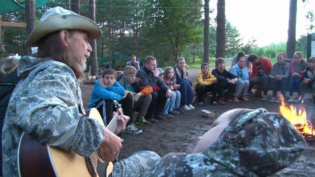 Православный бард-рок исполнитель - Андрей Селиванов, поёт в православном лагере Символик 3 смотреть онлайн