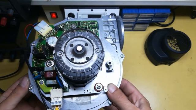 Buderus Logamax Plus GB162 Kazan Fan (Fan Motoru) Tamiri смотреть онлайн