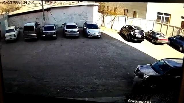 В Благовещенске шифер упал на автомобиль смотреть онлайн