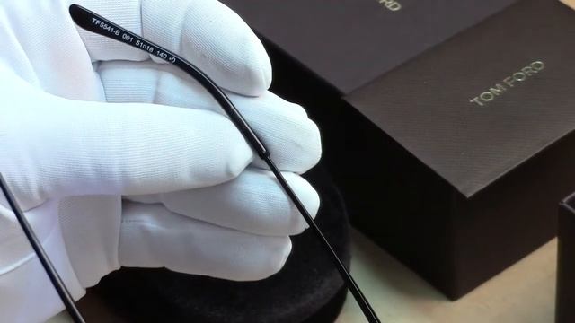 Посмотрим, что сделали итальянцы: обзор оправы TOM FORD 5541 смотреть онлайн