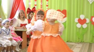 Танец матрёшек  на утреннике 8 Марта 2018 в младшей группе Муз рук Максюта Г В