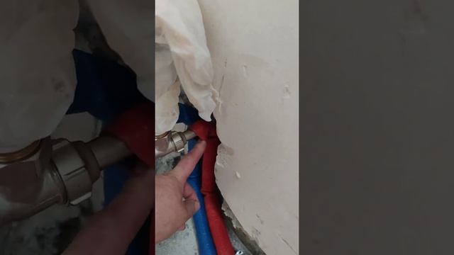 Правильное нижнее подключение радиатора ZEHNDER / С какой стороны Подача и Обратка / АйДаМастера смотреть онлайн