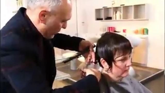 Short haircuts The perfect hairstyle for square faces смотреть онлайн