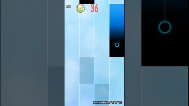 Я играю на телефоне Плитки Фортепиано смотреть онлайн