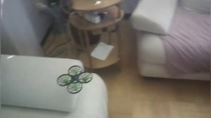 Обзор дрона Syma X26 запуск в квартире.