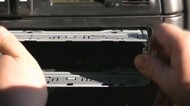 Cómo cambiar el Radio CD de un coche | cambiar radio coche смотреть онлайн
