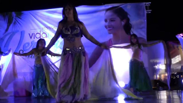 ZAMIRA´S BELLY DANCERS, DANZANDO "ABDO" EN LA GRAN VIA 28 DE MARZO 2015 смотреть онлайн