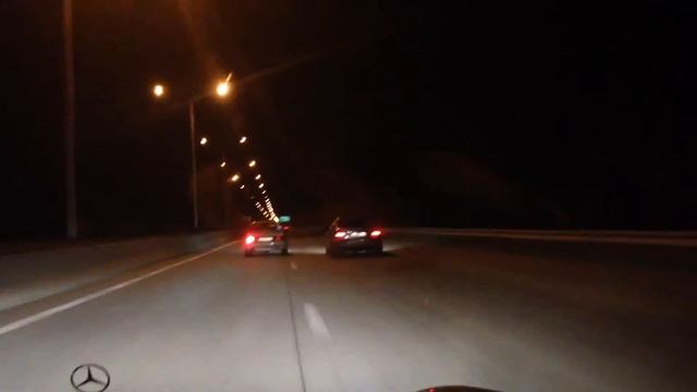 BMW E30 4.4 vs BMW E39 M5 смотреть онлайн
