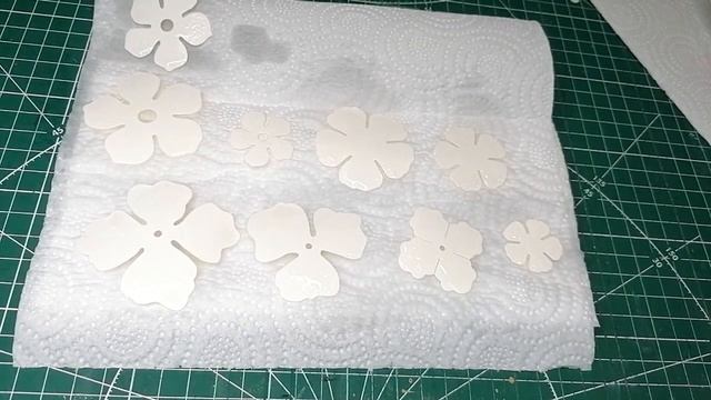Бумажные цветы ручной работы.тиснение по-новому.Скрапбукинг.handmade paper flowers.mp4 смотреть онлайн