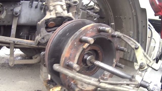 почему дымил даф ремонт ступицы , итоги ремонта дафа с мишкой #даф. смотреть онлайн