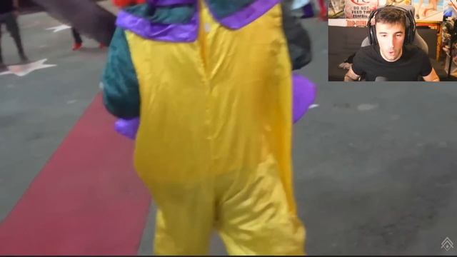 ESCAPO DEL PAYASO ASESINO HACIENDO PARKOUR !! Makiman смотреть онлайн