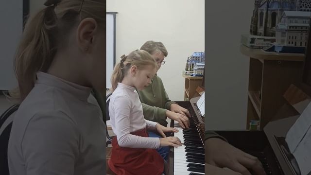 Первый ансамбль на фортепиано смотреть онлайн