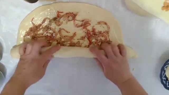 ЖИЗЗАЛИ ва ПИЁЗЛИ НОН энг мазалиси. ЛЕПЁШКИ с луком в духовке. смотреть онлайн