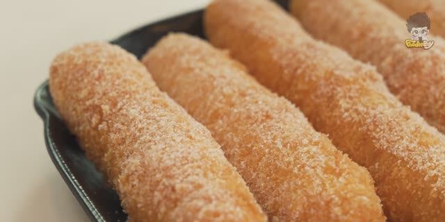 Корейская уличная еда. Изысканные хлебцы и корн-доги.