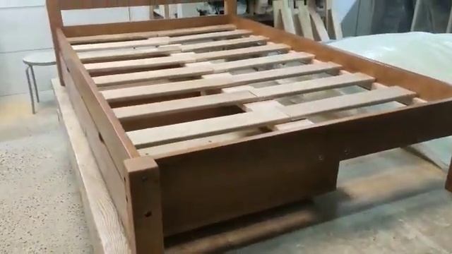 Двуспальная кровать, цвет тик смотреть онлайн