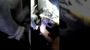 Тосол в цилиндре двигателя ВАЗ - 2106.  есть видео с продолжением устранения проблемы.