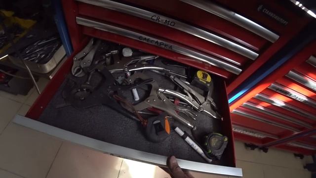 Удивление и гостеприимство в квадрате смотреть онлайн