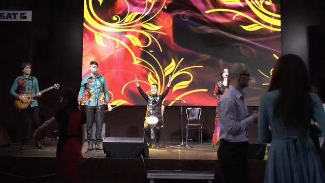 группа "Шурале" и Иделия - Сез матур кызлар. Мост Москва-Татарстан смотреть онлайн